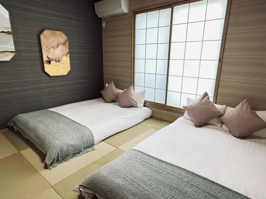 Up to 4 guests