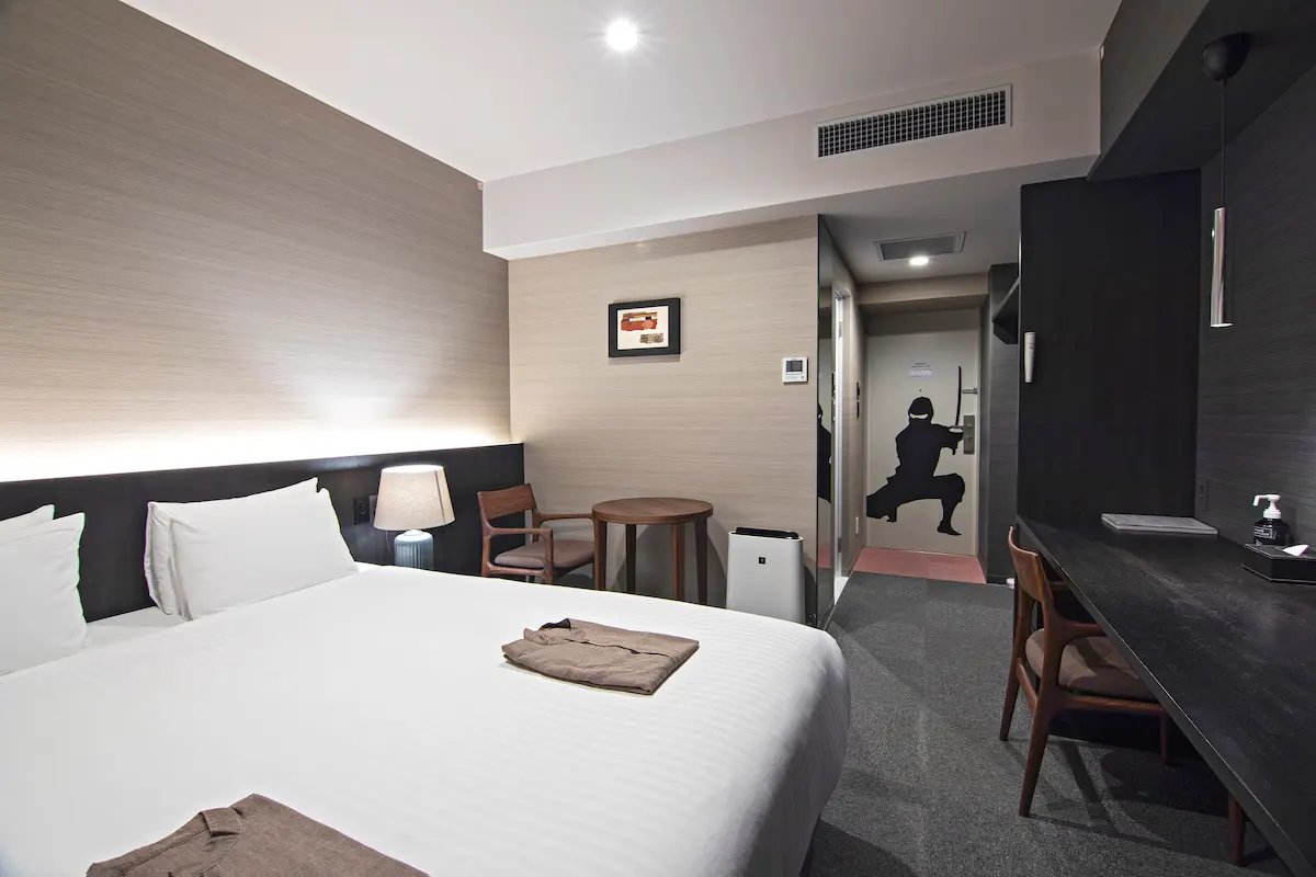 HOTEL NINJA BLACK 11