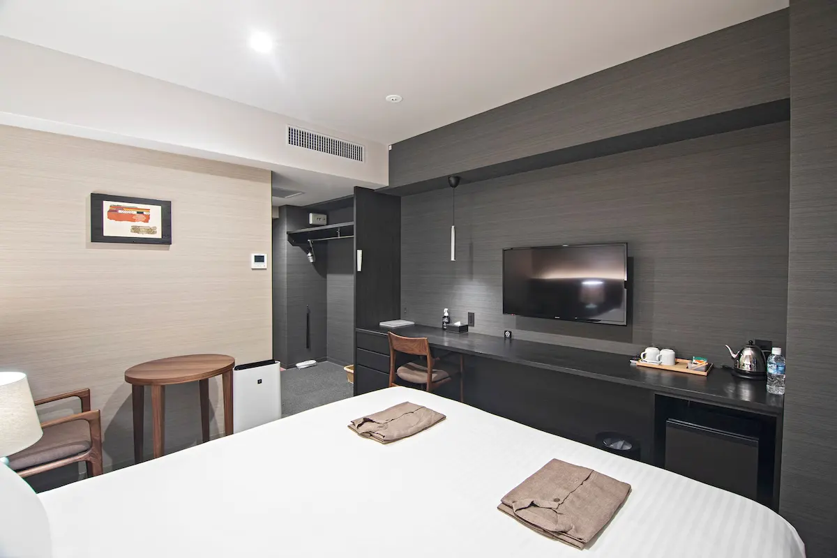 HOTEL NINJA BLACK 12