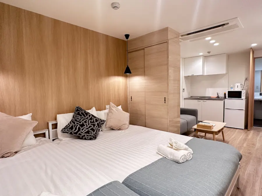 Up to 4 guests