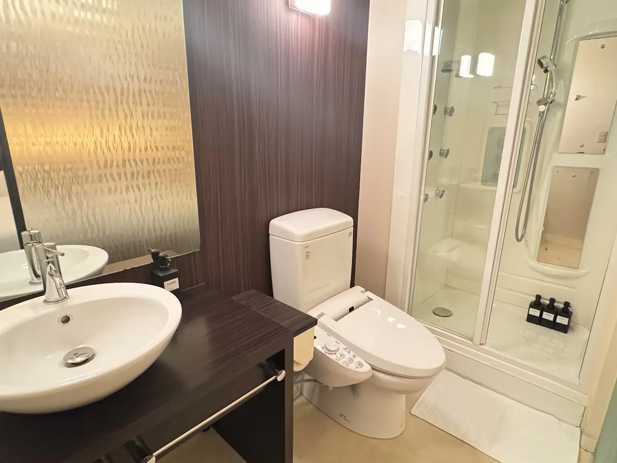 WONZ HOTEL · 大小雙床房 10